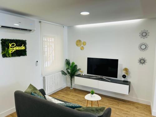 Gaude - Apartamento de diseño con Patio -