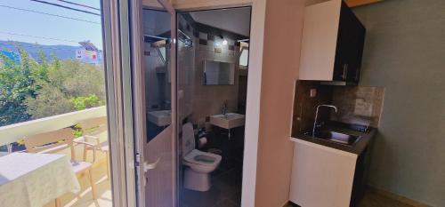 Ένα μπάνιο στο Guest house Luiza & Bushati