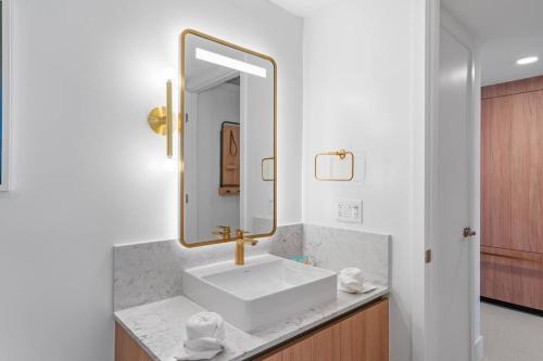 New Luxury Apartment at Downtown Miami photo 22