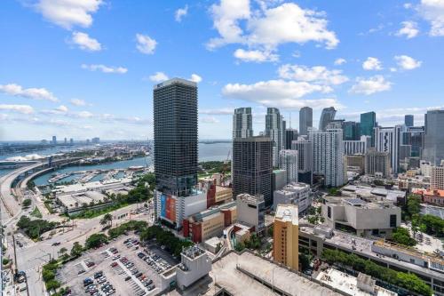 New Luxury Apartment at Downtown Miami photo 28