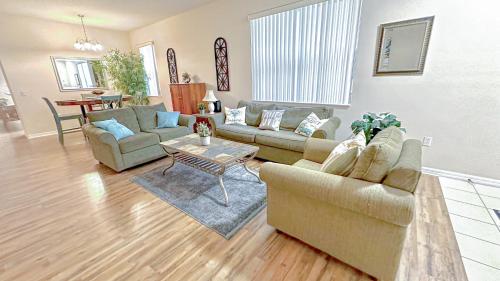 Charming family retreat with Pool & Amenities Disney & top Attractions photo 51