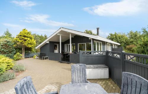 Μπαλκόνι ή βεράντα στο 4 Bedroom Lovely Home In Tarm