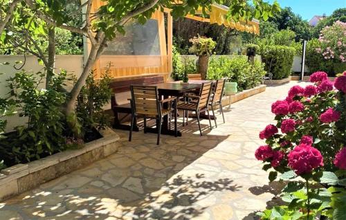 Stunning Apartment In Rogoznica With Wifi