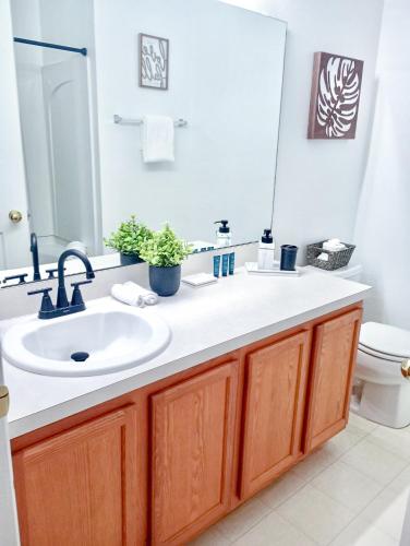 Charming family retreat with Pool & Amenities Disney & top Attractions photo 56