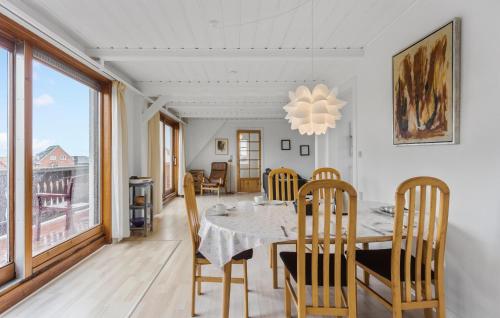 Posezení v ubytování Beautiful Apartment In Rudkøbing