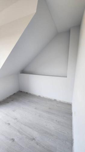 Φωτογραφία από το άλμπουμ του Wspaniały cały 5 sypialniowy dom σε Leleszki