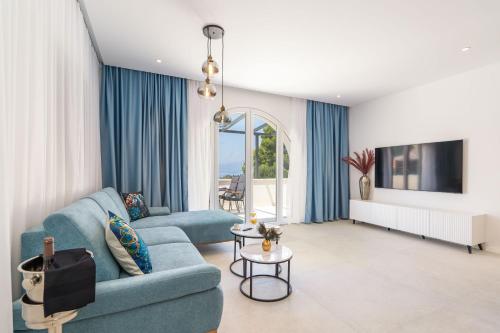 Spacious Condo 2-Bedroom Apartment Raat