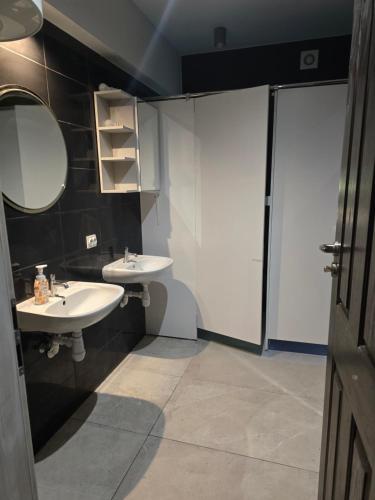 Koupelna v ubytování Hostel w Zielonce
