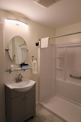 Ένα μπάνιο στο Profile Deluxe Motel