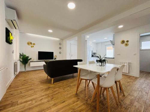 Kuchyň nebo kuchyňský kout v ubytování Gaude - Apartamentos Birdie