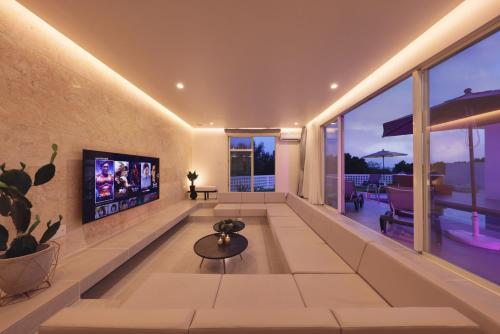 Μια τηλεόραση ή/και κέντρο ψυχαγωγίας στο Crystal Villa Bayside