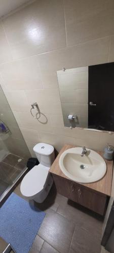 Bilik mandi di apto 5 estrellas