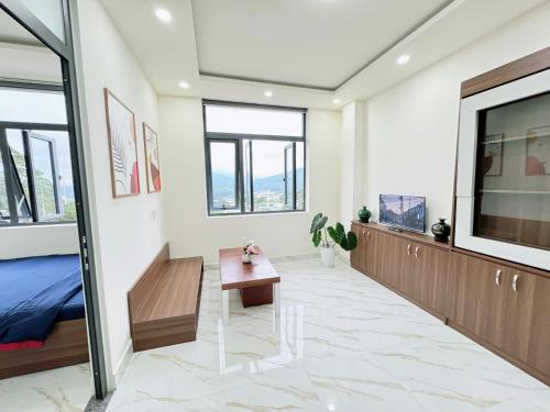 Televisyen dan/atau pusat hiburan di Thesun Apartment DaLat