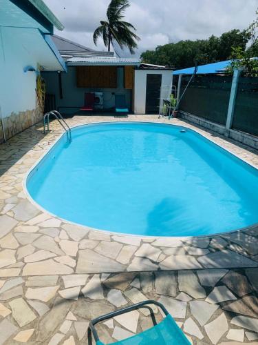 Bazén v ubytování Sublime T4 à kourou avec piscine nebo v jeho okolí