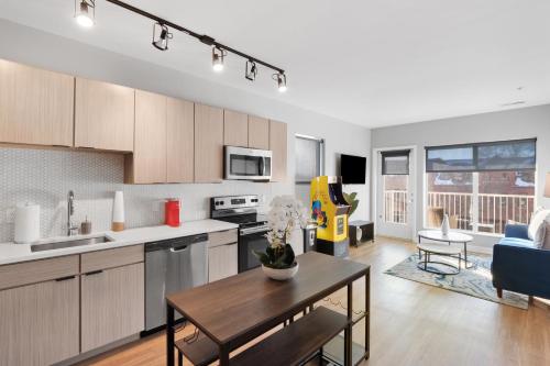 Η κουζίνα ή μικρή κουζίνα στο Modern Two Bedroom Flat in Saint Louis
