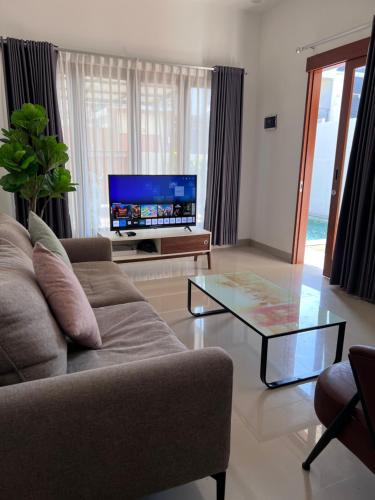 Televisyen dan/atau pusat hiburan di Louise villa