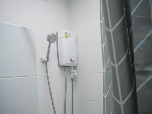 Ένα μπάνιο στο 90 Homie House in Sathorn