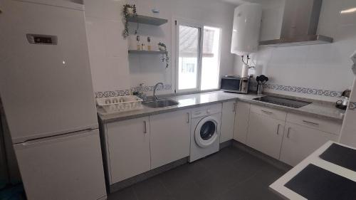 Η κουζίνα ή μικρή κουζίνα στο Concano - Apartamento turístico en Sanlúcar la Mayor