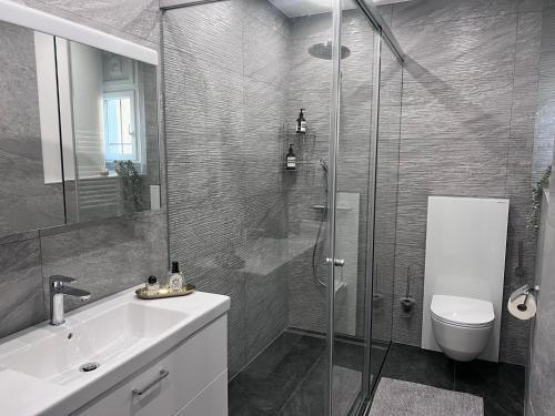 Montreux Luxury Suite photo 3