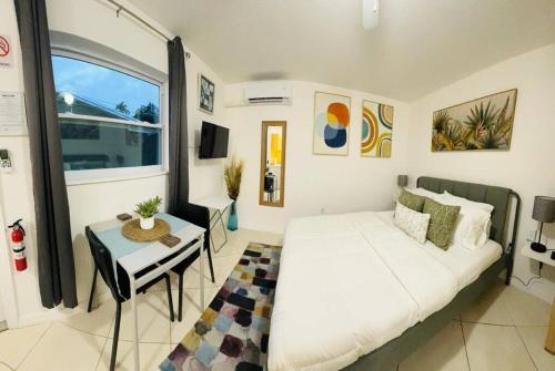 Ένα ή περισσότερα κρεβάτια σε δωμάτιο στο Studio with Terrace Near Hard Rock-Patio