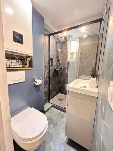 Modern Apt near Montmartre 2 mins from metro Château Rouge
