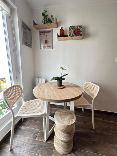 Photo de la galerie de l'établissement Modern Apt near Montmarte 2 mins from metro Château Rouge, à Paris