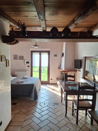 TV a/nebo společenská místnost v ubytování B&B Monte Tavolino