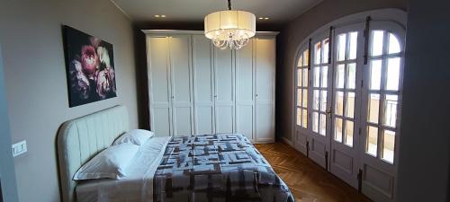 Letto o letti in una camera di LUXURY VILLA Vittorianna Etna- Taormina & Seaview with Pool