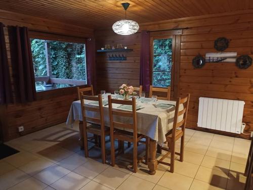 Φωτογραφία από το άλμπουμ του Chalet à la campagne σε Bury