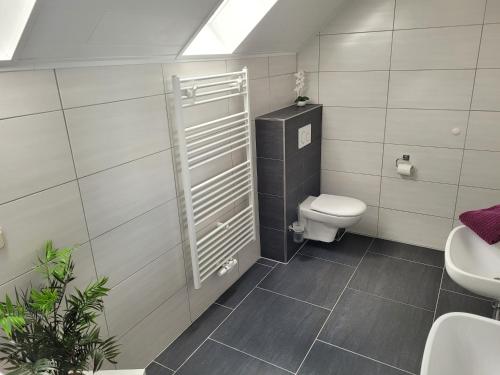 Koupelna v ubytování Ferienwohnung Zum Dütetal DG Apartment 2