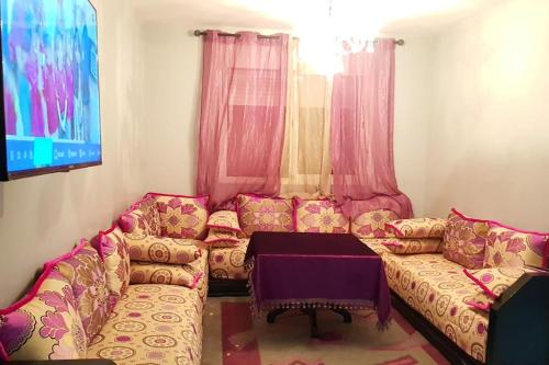 Χώρος καθιστικού στο Appartement entier Familial Tamaris-Dar Bouazza-Casablanca