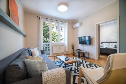 Cozy 1 bdrm, top center, Solunska near Vitoshka street