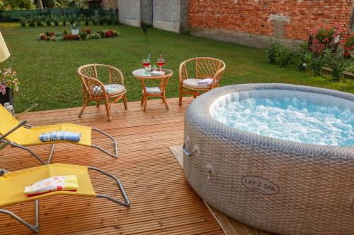 Guest house Studio apartman Marina - with jacuzzi, free parking, pet friendly