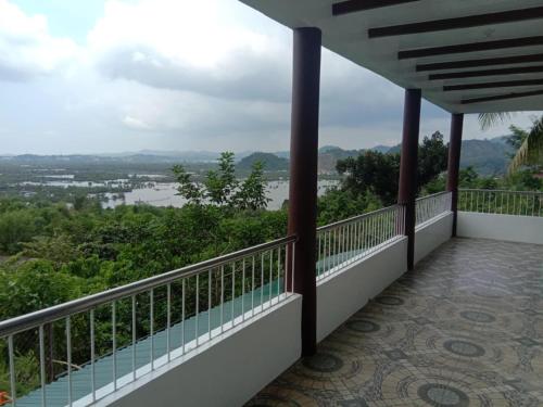 Balkoni atau teres di JCV Rooms