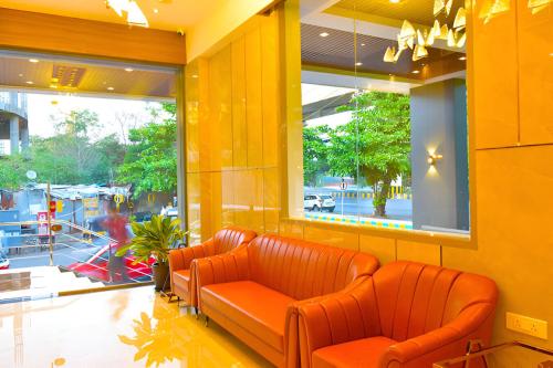 Gallery image of Glitz Hotels La Dahlia - Premium in Thane