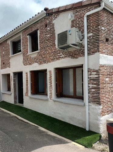 Le SPArt un jacuzzi une salle de sport un appartement entièrement équipée pour votre bien être