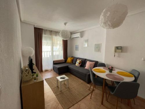 Charming Apartment 500m to Cura Beach