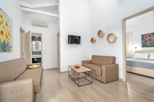 Eleonas Holiday Housesにあるテレビまたはエンターテインメントセンター