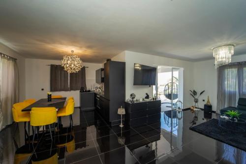 Μια τηλεόραση ή/και κέντρο ψυχαγωγίας στο Villa Antonijo