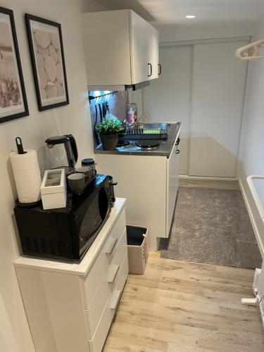 Una cocina o cocineta en Tift bossgård