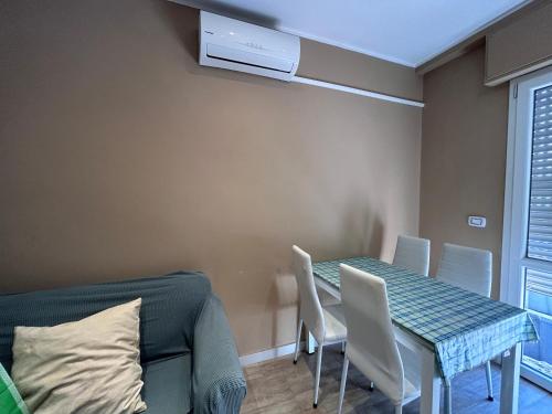 Een zitgedeelte bij Appartamento Centro Cagliari con ampio Terrazzo