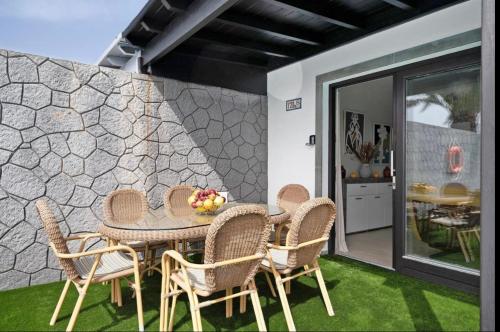 VILLA CASA ATILANA LUXE con piscina climatizada privada,aire acondicionado,terraza privada e independiente,wi-fi