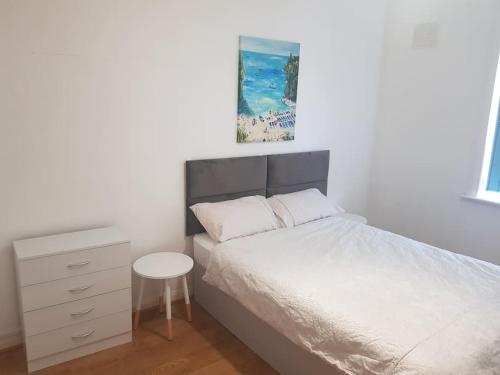 Postel nebo postele na pokoji v ubytování Exciting 2 bed flat