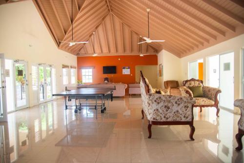 Φωτογραφία από το άλμπουμ του Czar's Romantic Retreat-2 Bedroom Home and Pool σε Ocho Rios