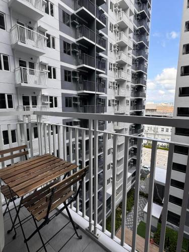 Balkoni atau teres di Style 823 Condo - Style Residences SM City Iloilo