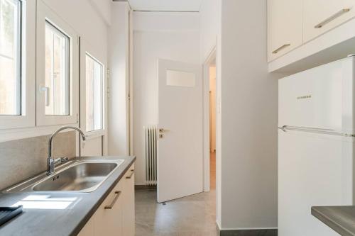 George's Cozy 60m2 Apartment 7' Metro