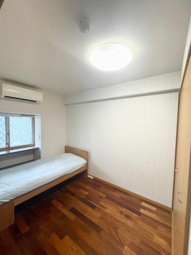 Higashi-Shinjuku apartment