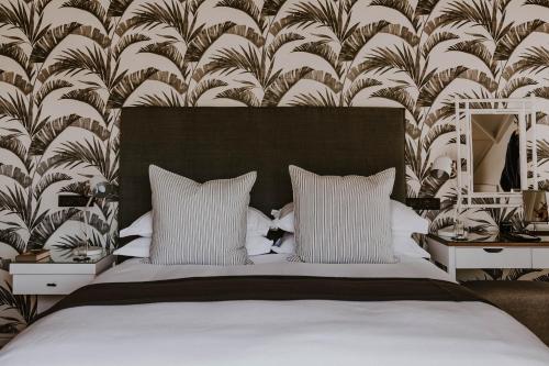 Blackheath Lodge by The Oyster Collectionにあるベッド