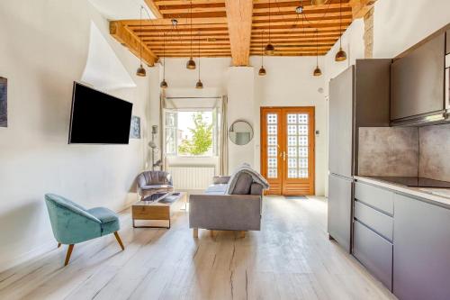 Photo de la galerie de l'établissement Charming 6-Person Apartment Terreaux & Croix Rousse Area, à Lyon