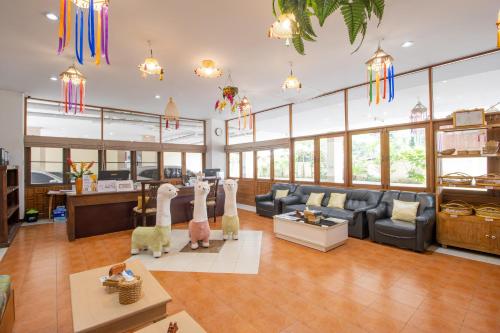 Χώρος καθιστικού στο Budget Stars Hotel Chiang Mai